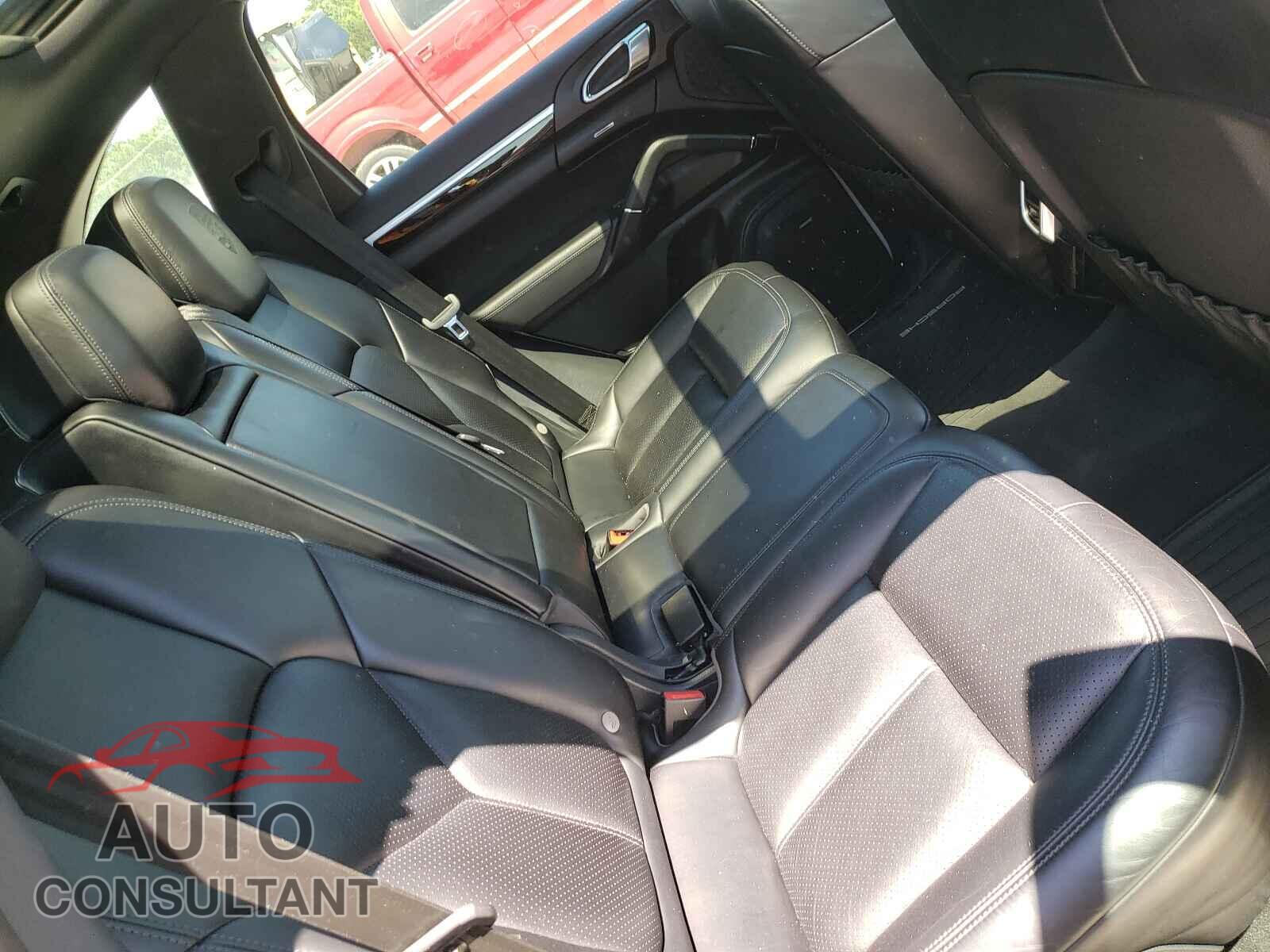 PORSCHE CAYENNE 2017 - WP1AA2A26HKA85857