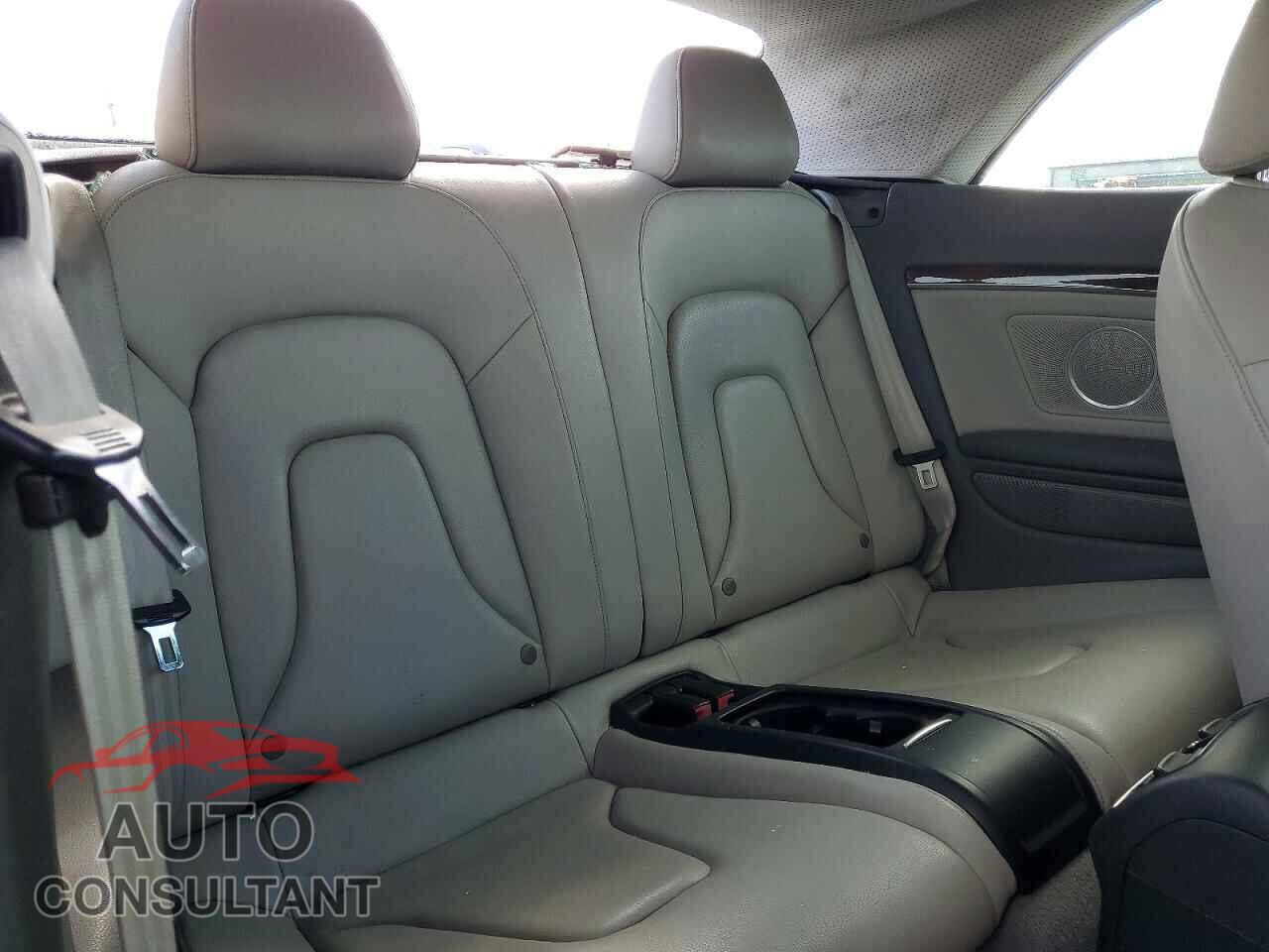 AUDI A5 2012 - WAULFAFH0CN004424