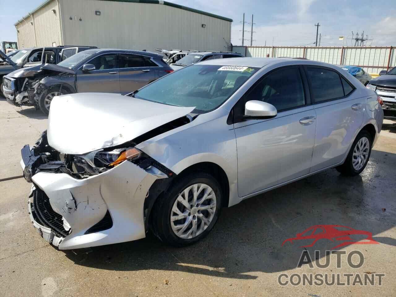 TOYOTA COROLLA 2018 - 5YFBURHE0JP746215