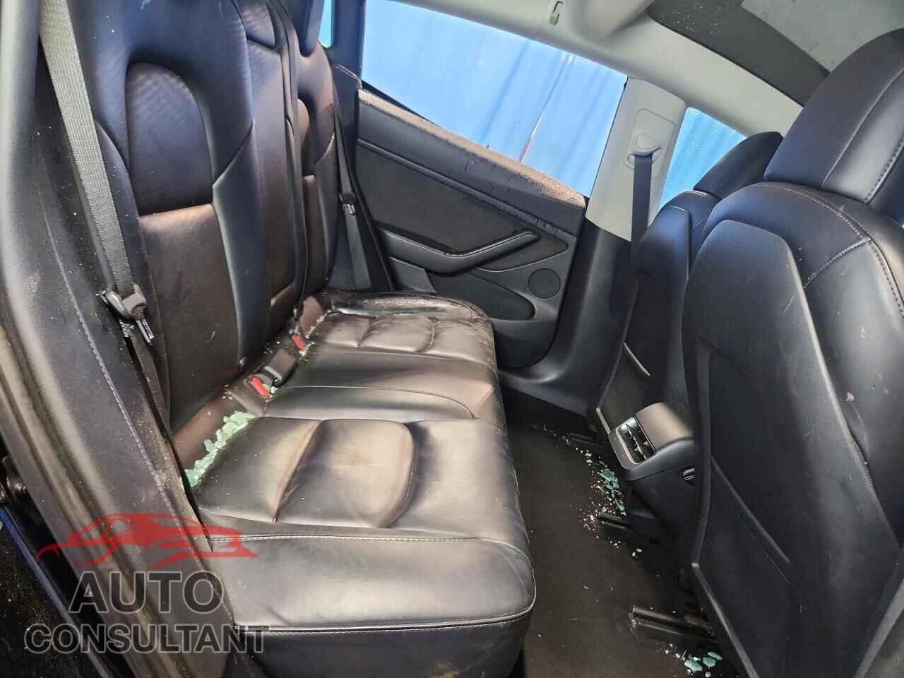 TESLA MODEL 3 2022 - 5YJ3E1EA7NF372109