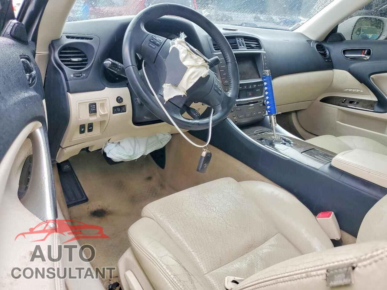 LEXUS IS 2010 - JTHFE2C27A2501427