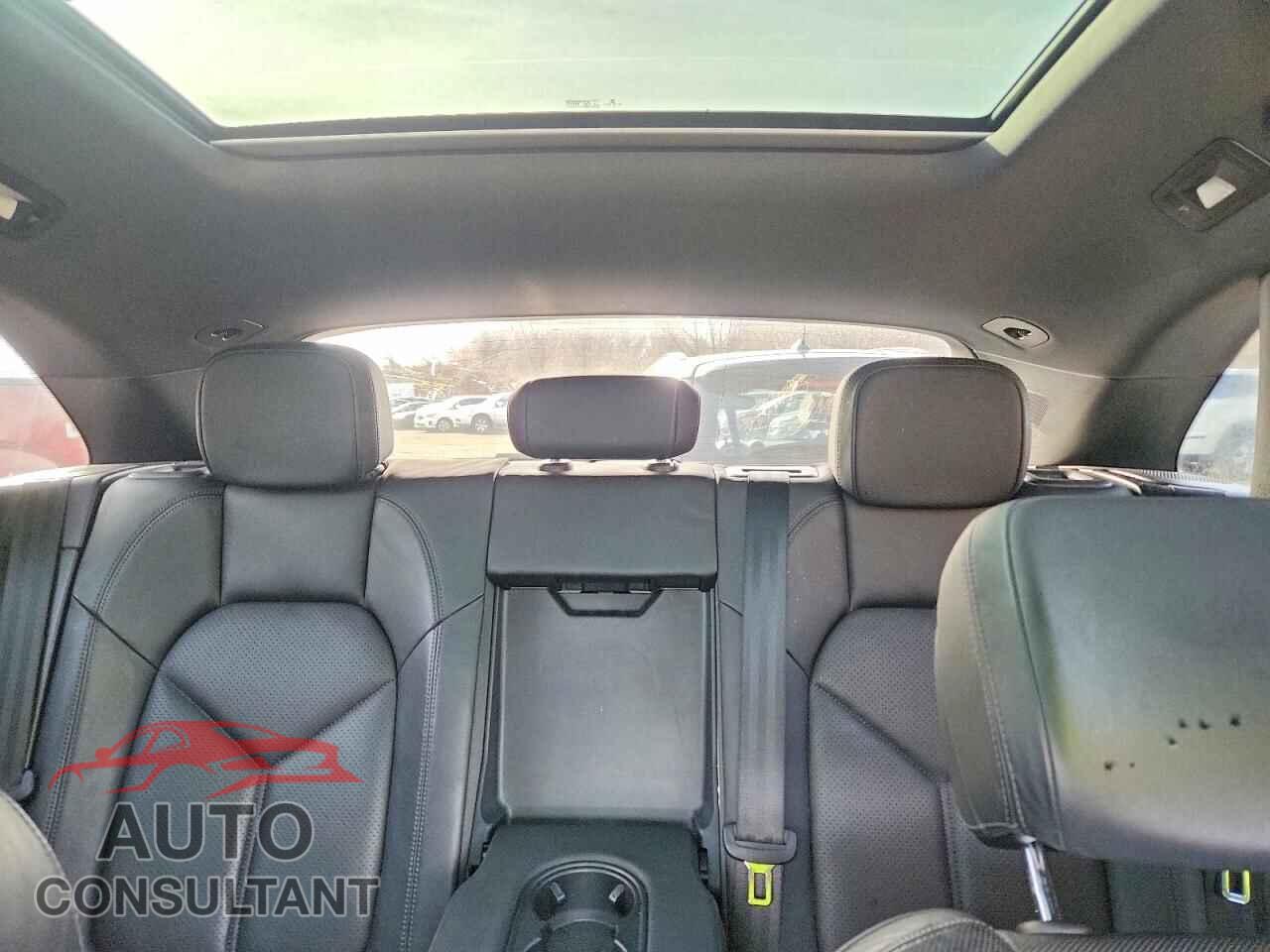 PORSCHE MACAN 2015 - WP1AB2A54FLB62076
