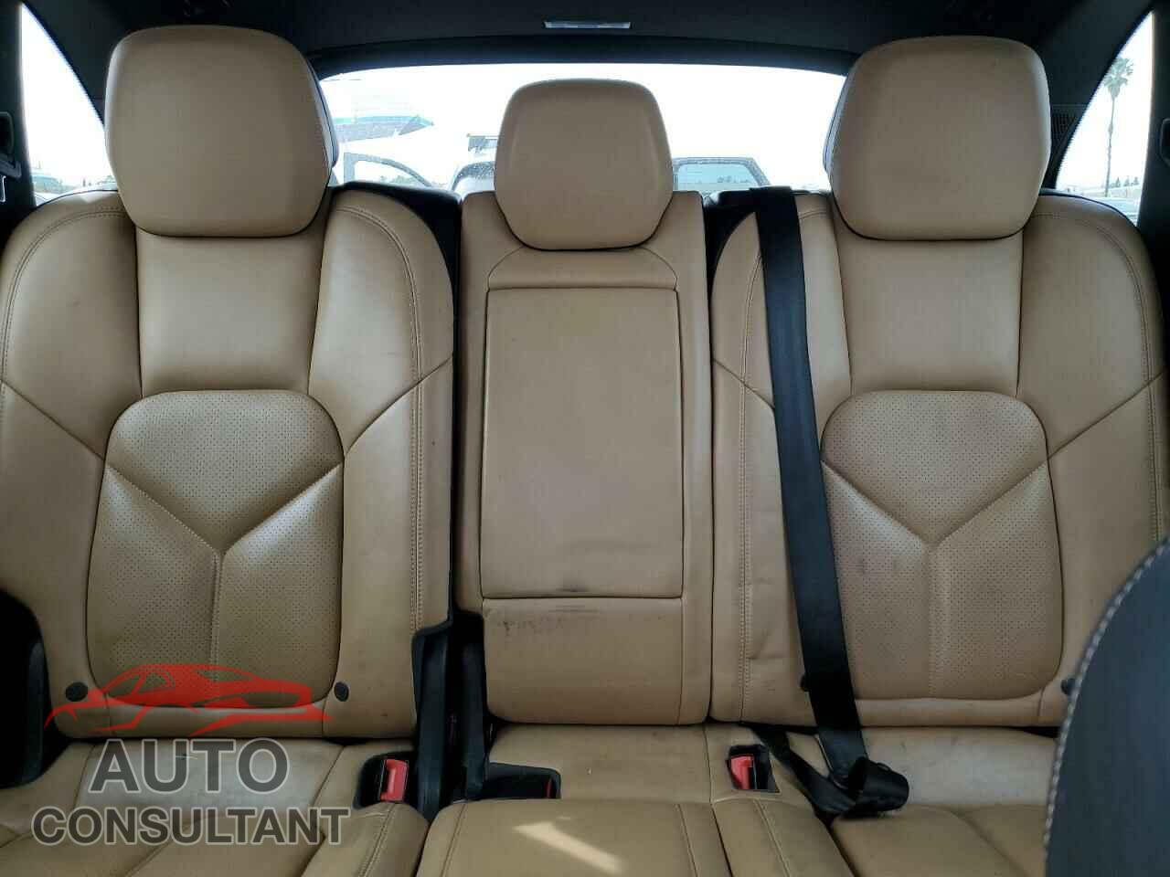 PORSCHE CAYENNE 2016 - WP1AA2A29GKA14540