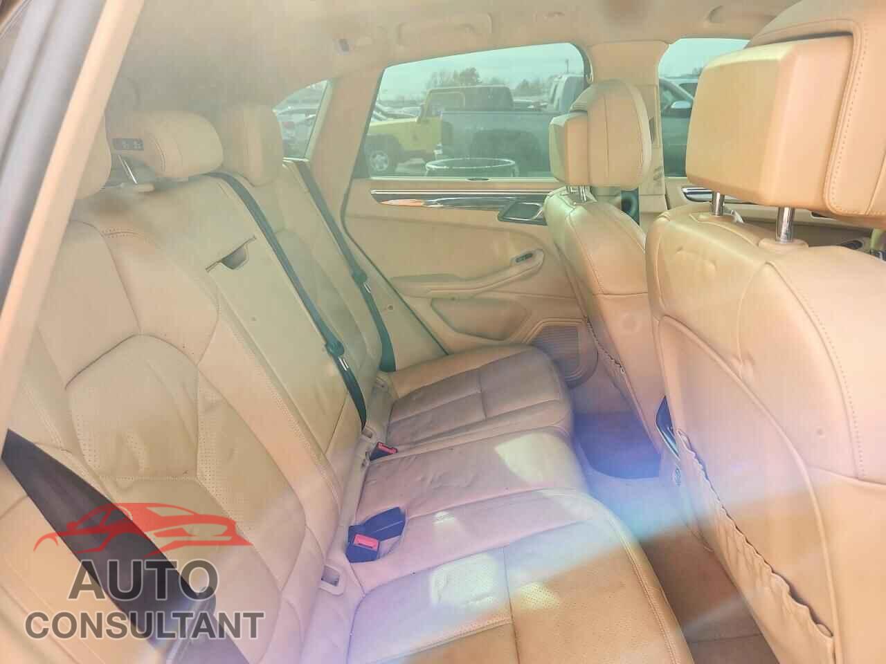 PORSCHE MACAN 2015 - WP1AB2A59FLB50375