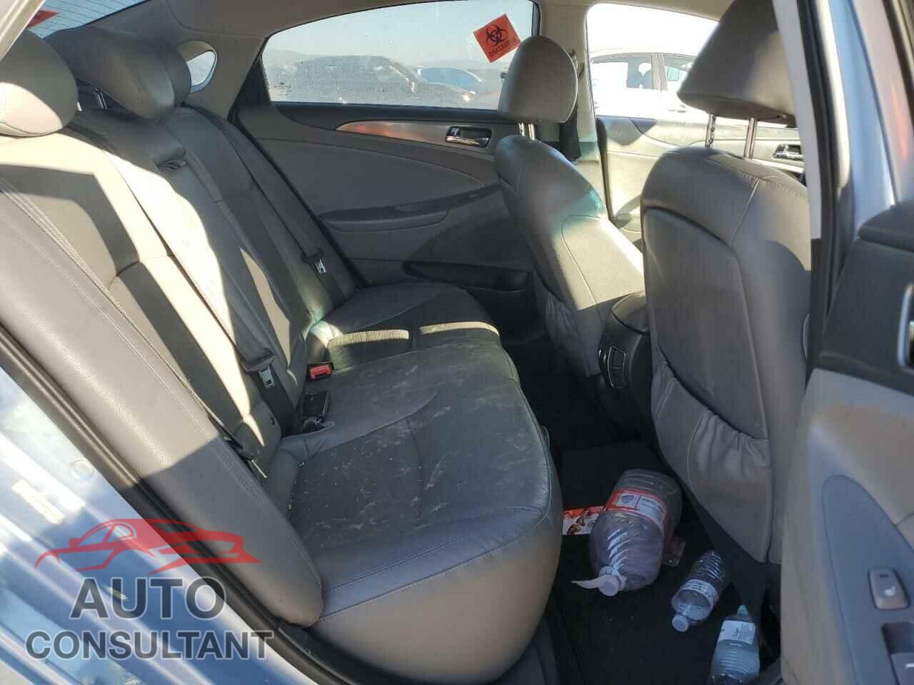 HYUNDAI SONATA 2012 - KMHEC4A49CA060696