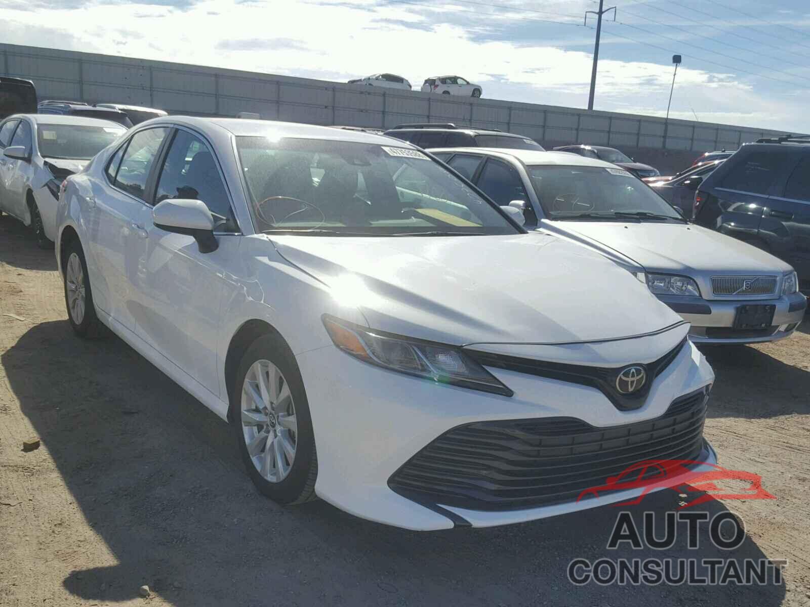 TOYOTA CAMRY 2018 - 4T1B11HK8JU055996