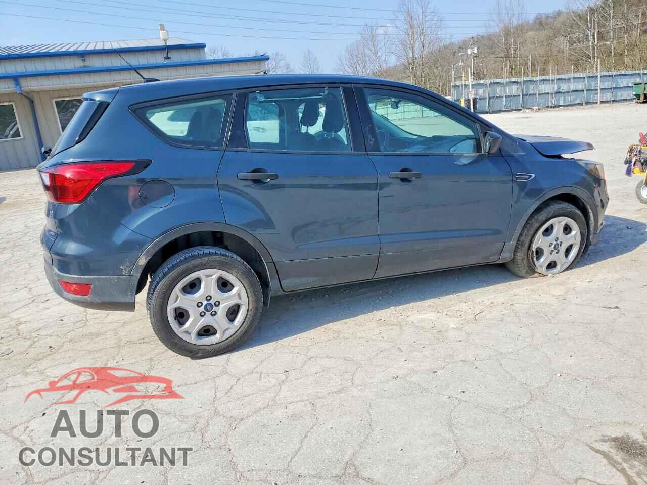 FORD ESCAPE 2019 - 1FMCU0F79KUB18495