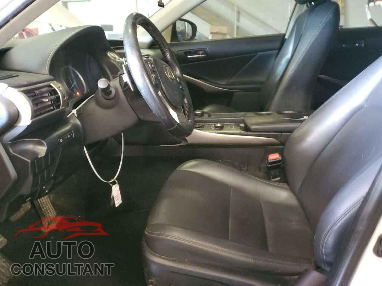 LEXUS IS 2016 - JTHBA1D2XG5004964