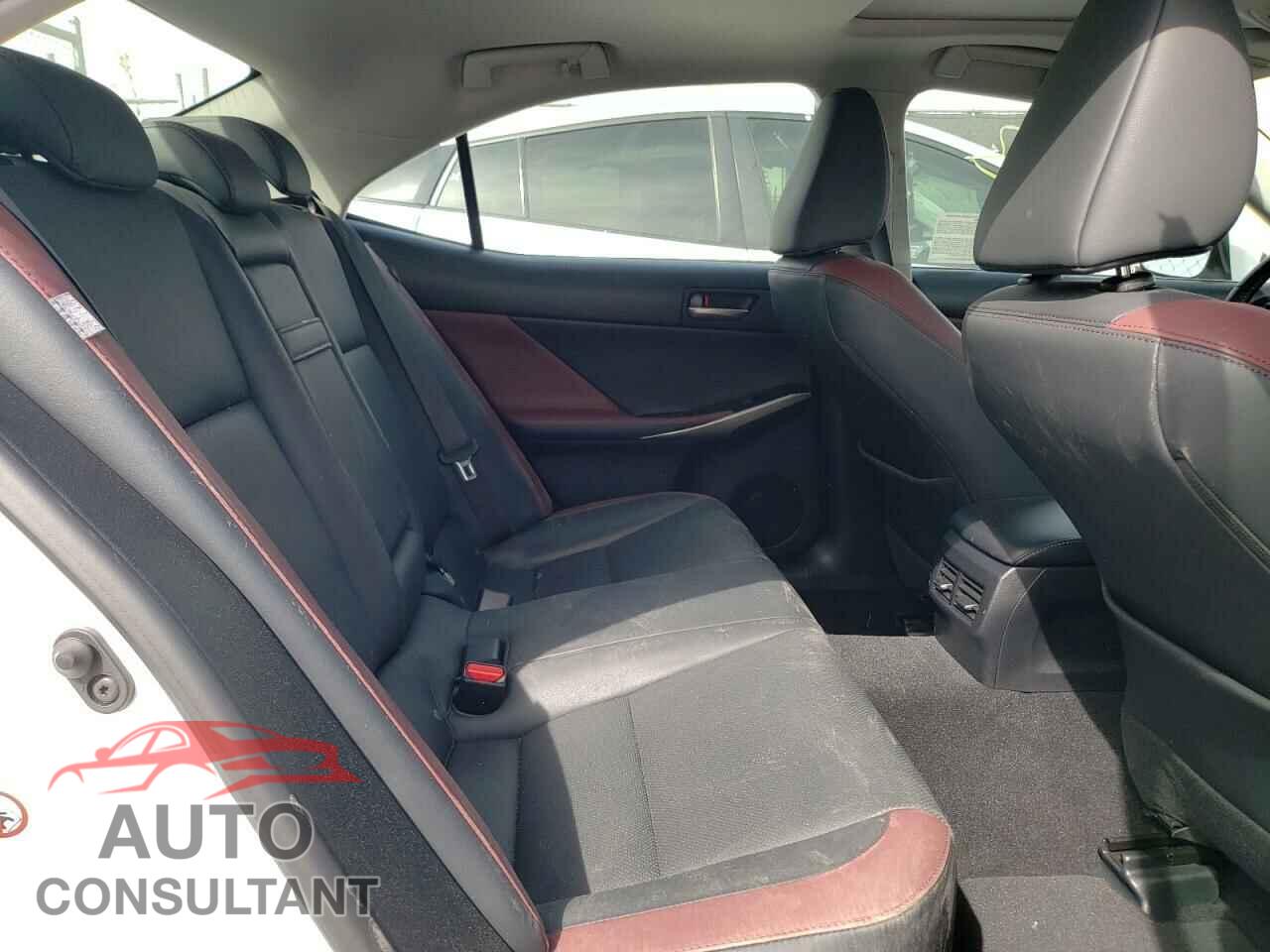 LEXUS IS 2017 - JTHBA1D23H5060262