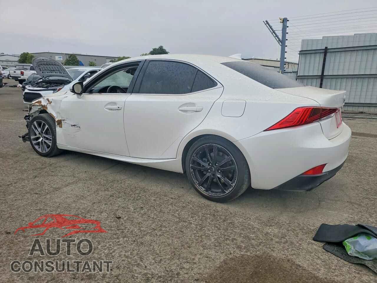 LEXUS IS 2018 - JTHBA1D24J5083913