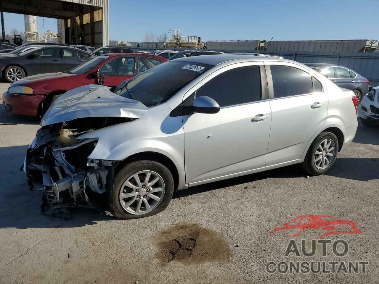 CHEVROLET SONIC 2018 - 1G1JD5SH4J4121190