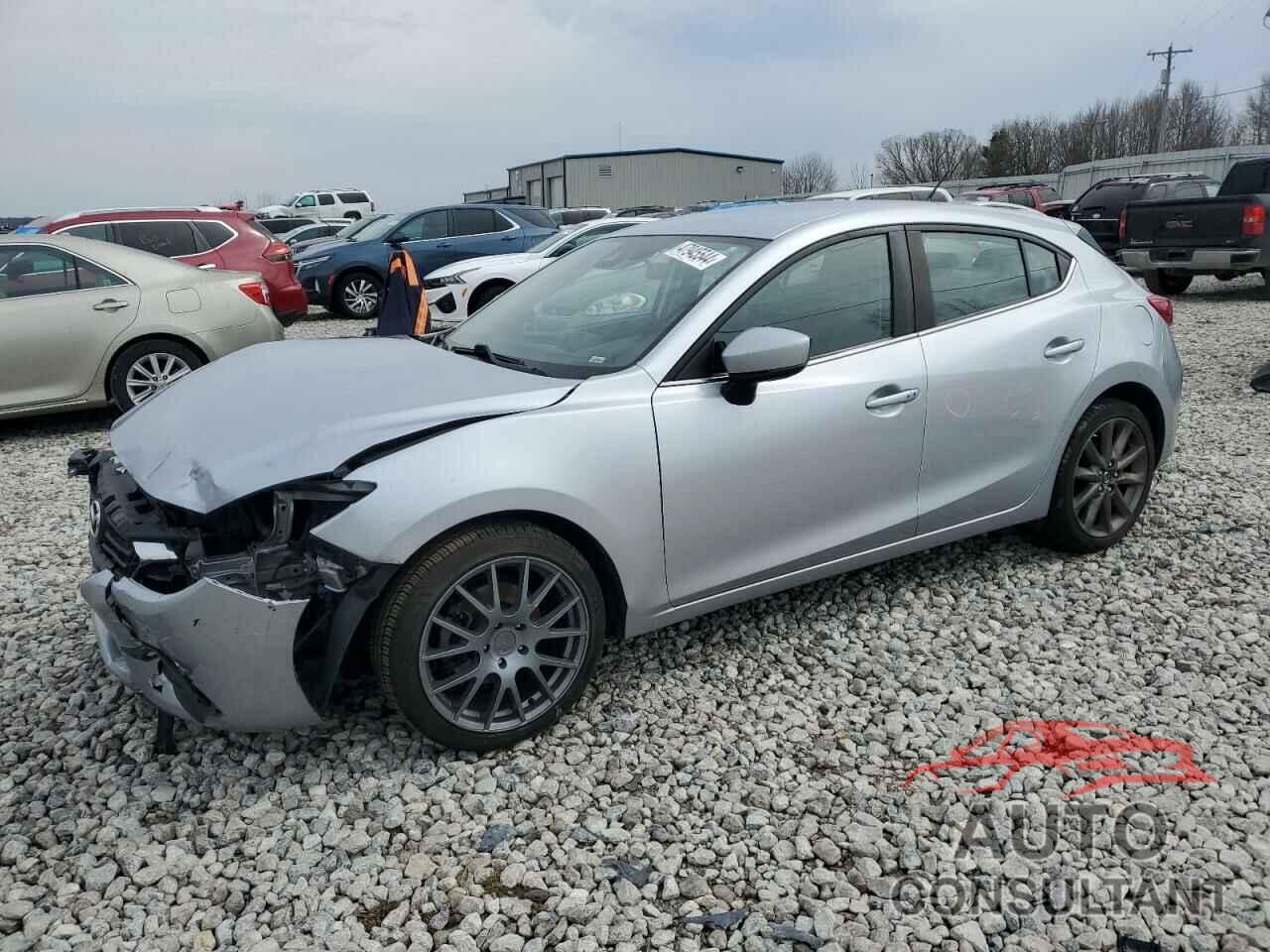 MAZDA 3 2018 - 3MZBN1L32JM202873