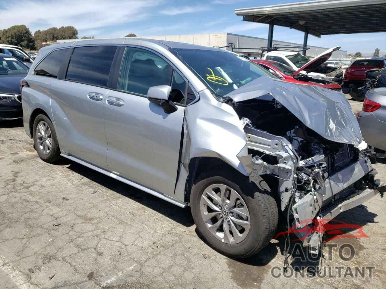 TOYOTA SIENNA 2022 - 5TDYRKEC4NS084464