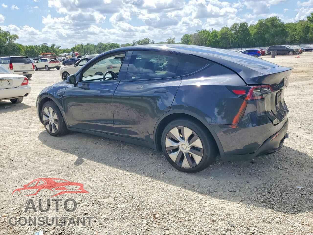 TESLA MODEL Y 2024 - 7SAYGAEE1RF045247