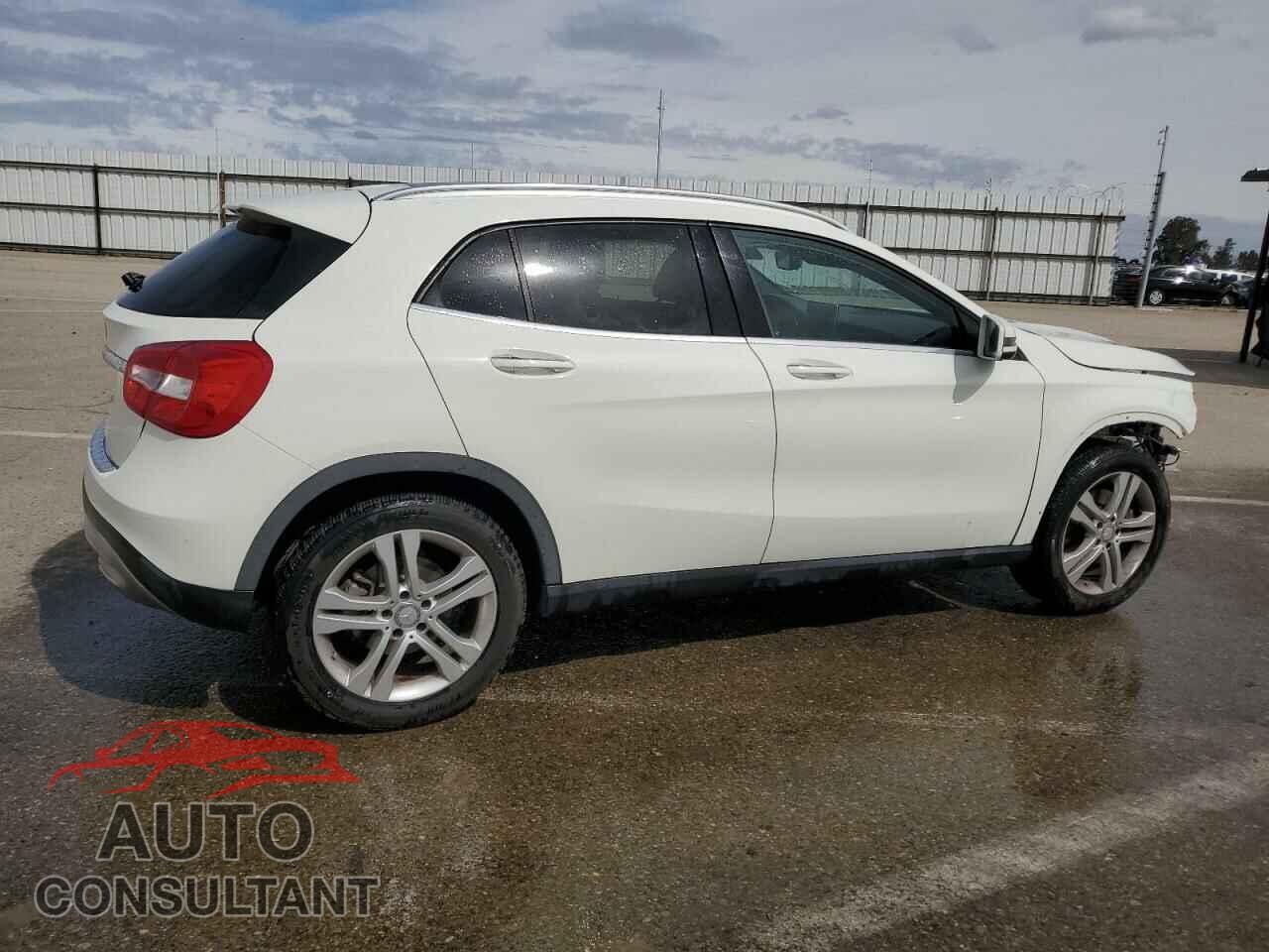 MERCEDES-BENZ GLA-CLASS 2017 - WDCTG4EB4HJ305429