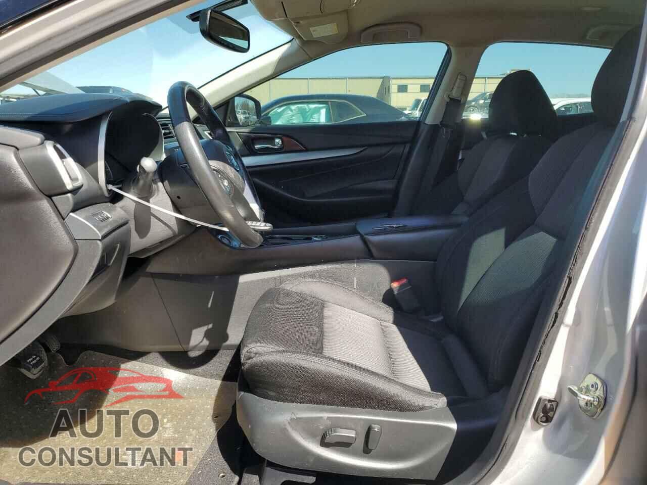 NISSAN MAXIMA 2017 - 1N4AA6APXHC398110