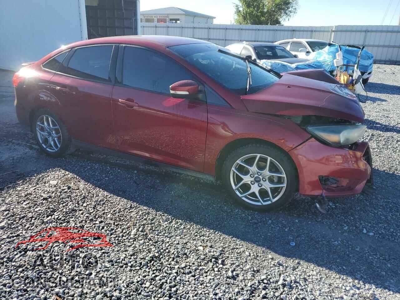 FORD FOCUS 2015 - 1FADP3F27FL279841