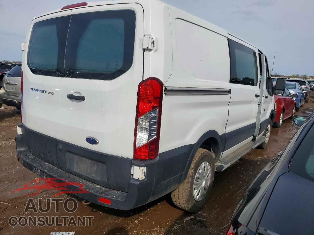 FORD TRANSIT 2019 - 1FTYR1YM1KKA71527