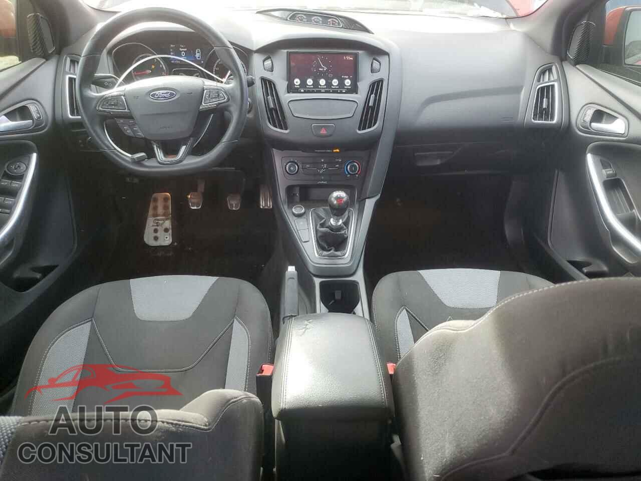 FORD FOCUS 2017 - 1FADP3L95HL310346