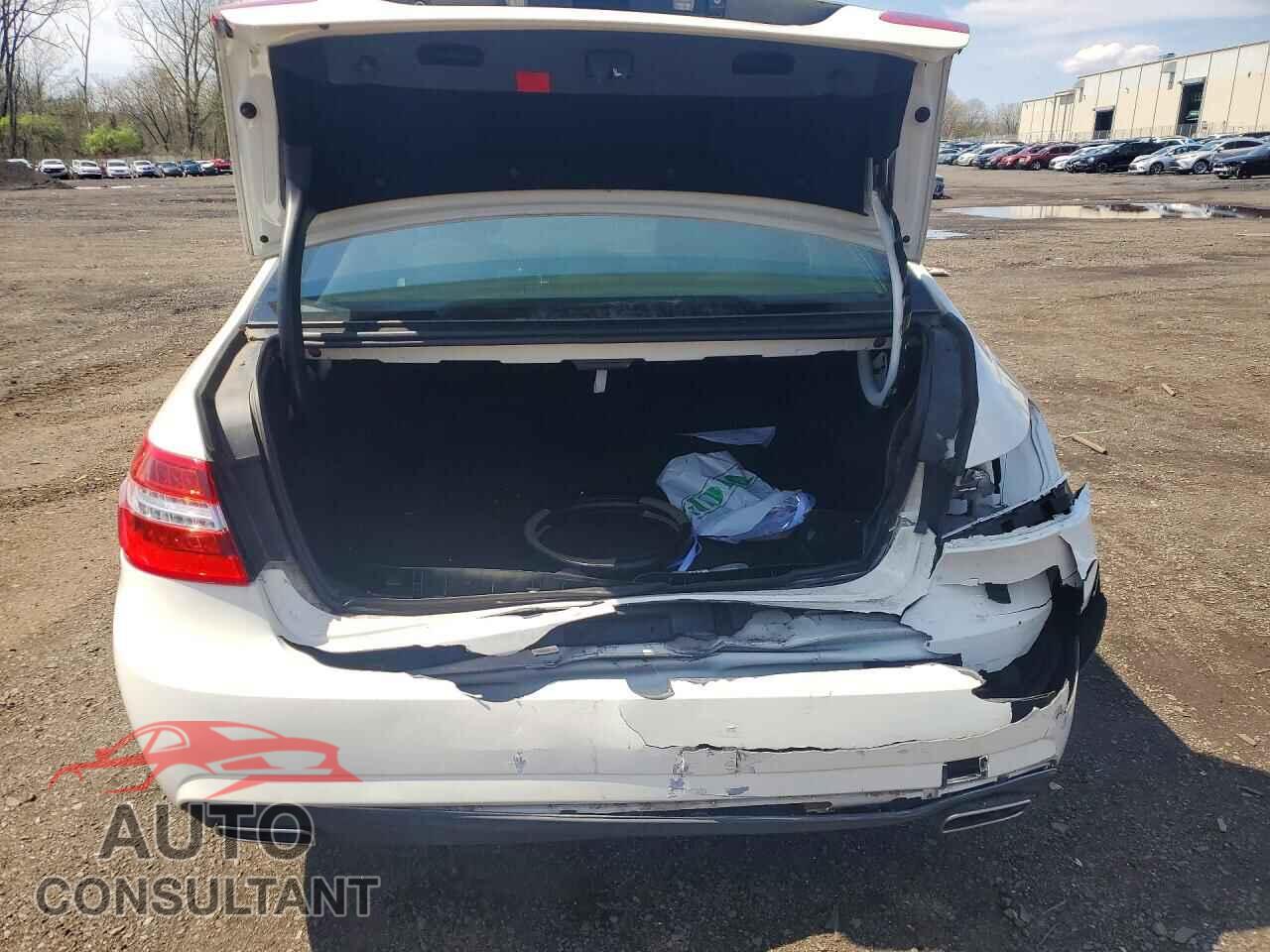 MERCEDES-BENZ E-CLASS 2011 - WDDHF8HB4BA366343