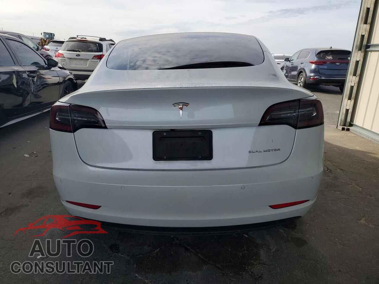 TESLA MODEL 3 2021 - 5YJ3E1EB9MF868892