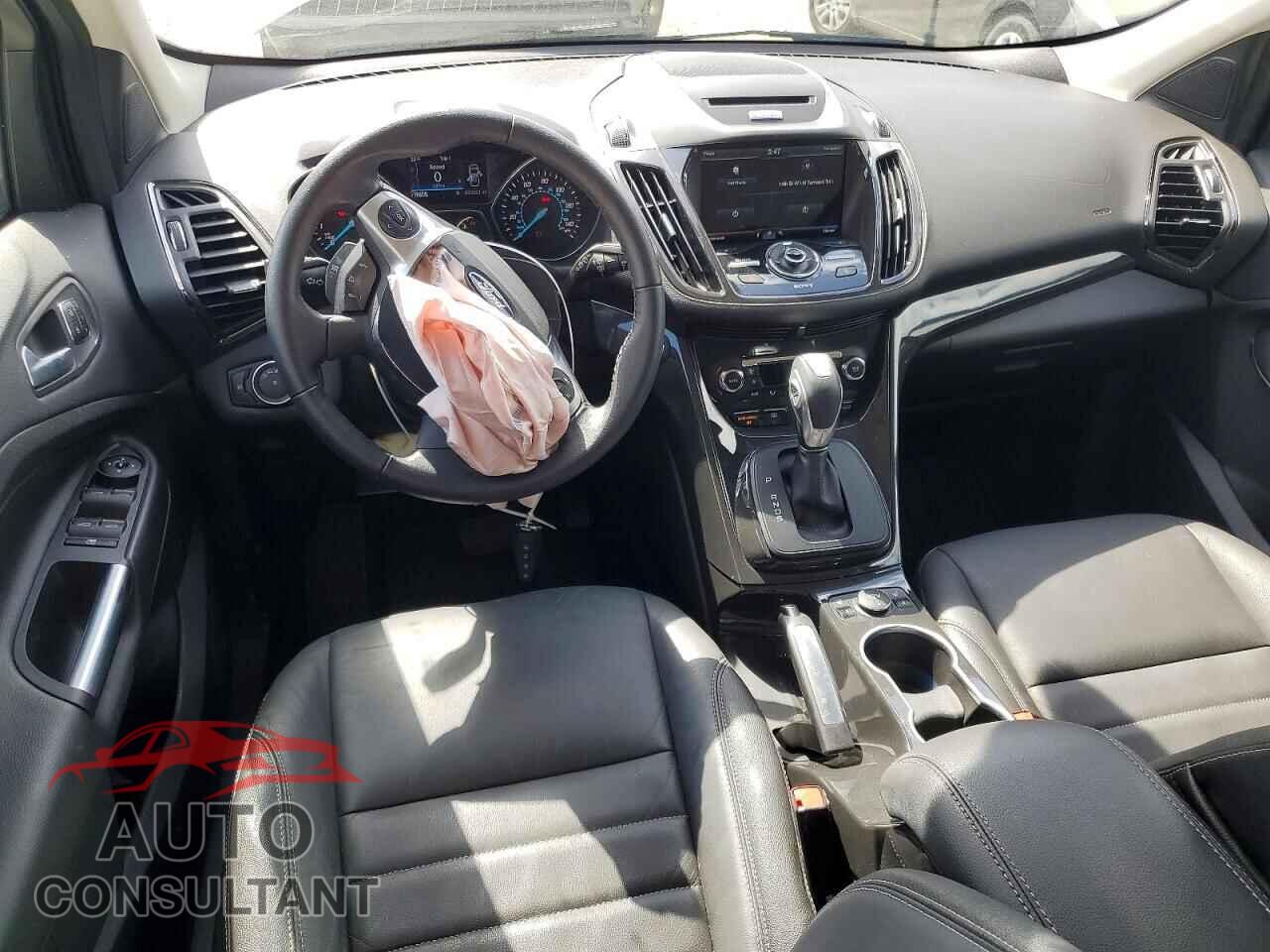 FORD ESCAPE 2015 - 1FMCU9J92FUC76731