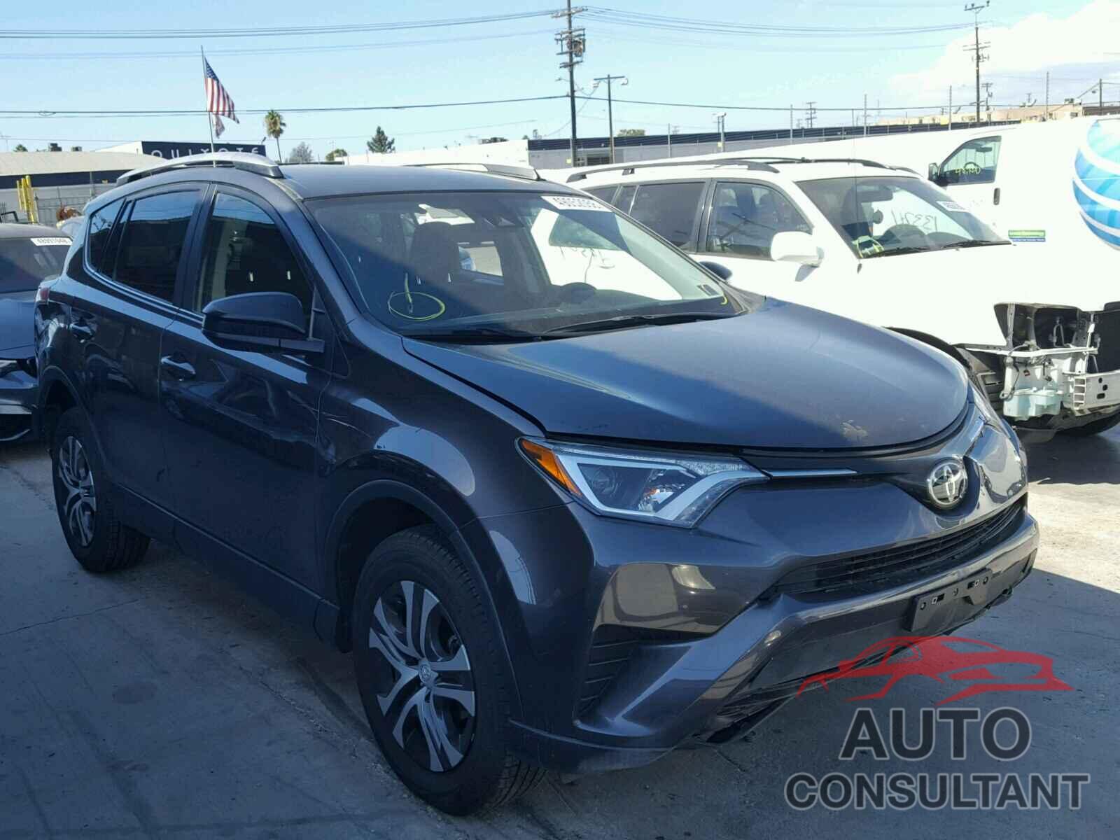 TOYOTA RAV4 LE 2017 - JTMZFREV3HJ717559