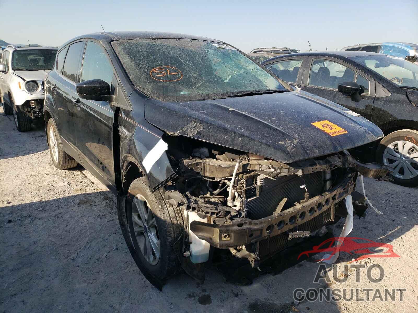 FORD ESCAPE 2017 - 1FMCU0GD5HUB42225