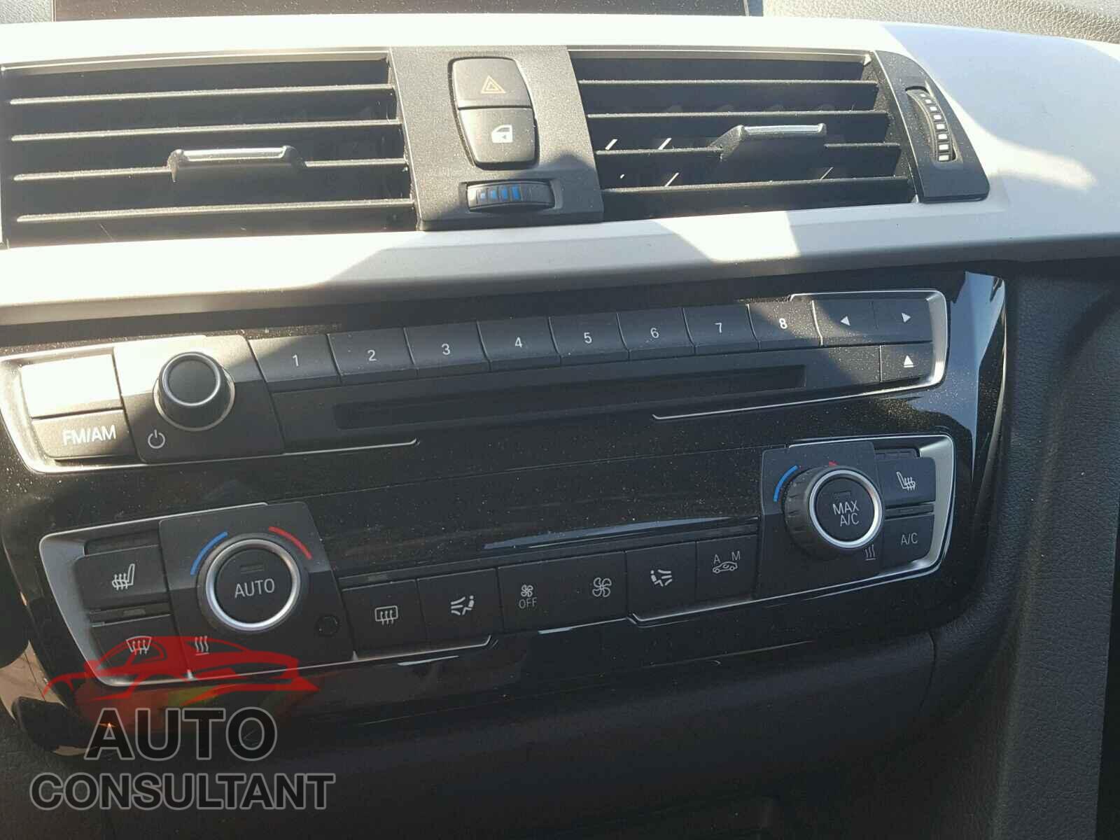 BMW 3 SERIES 2016 - WBA8E5G50GNU19687