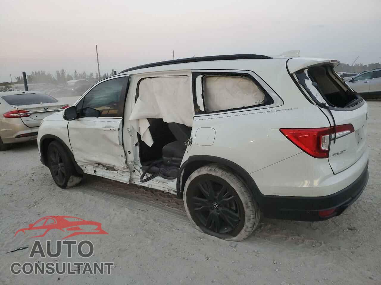 HONDA PILOT 2022 - 5FNYF5H20NB001663