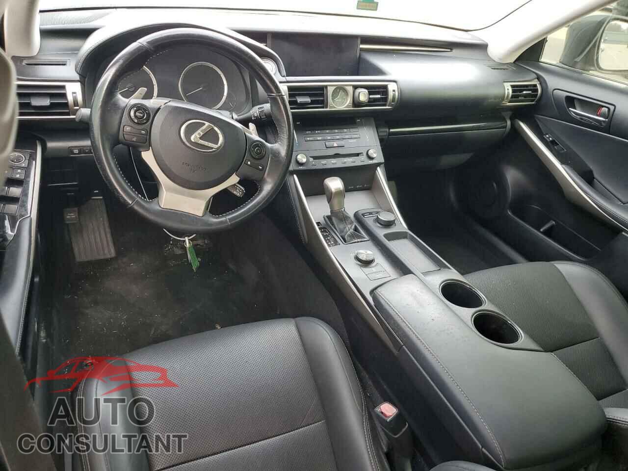 LEXUS IS 2016 - JTHBA1D20G5011597