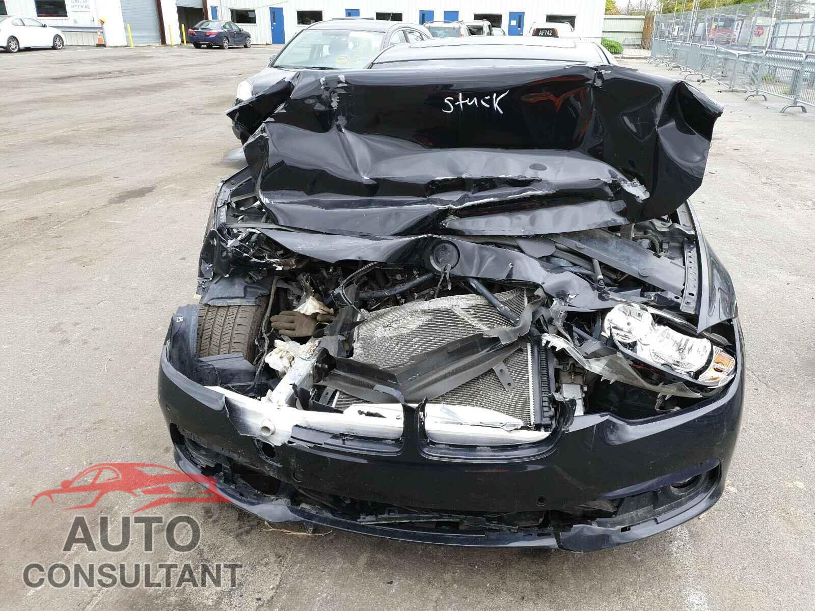 BMW 3 SERIES 2017 - WBA8D9G30HNU63473