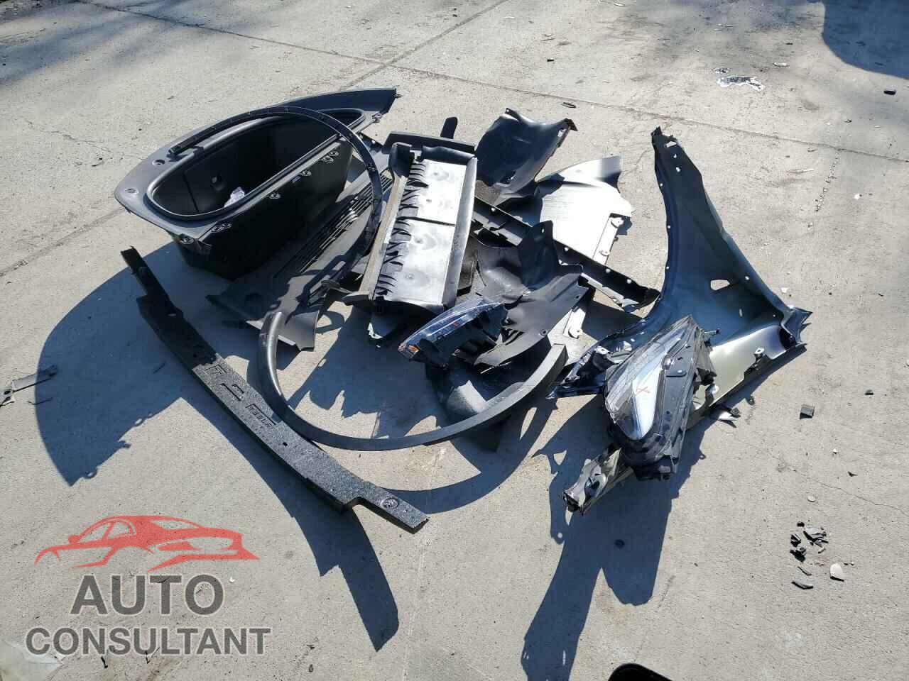 TESLA MODEL Y 2024 - 7SAYGAEE2RF192158