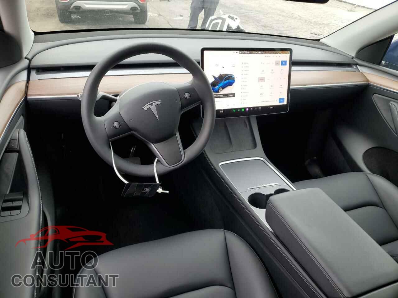 TESLA MODEL Y 2024 - 7SAYGDED5RF082102