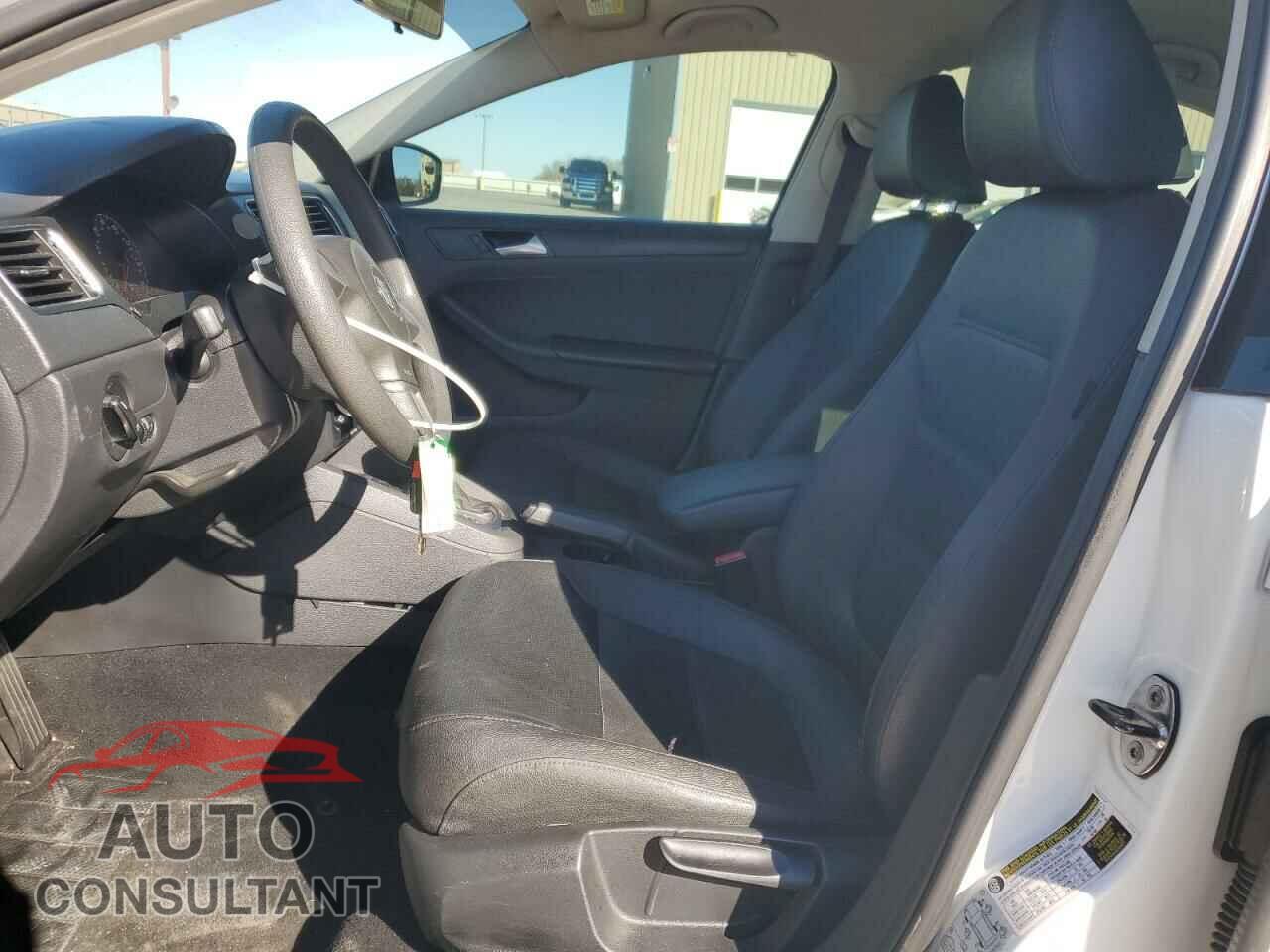 VOLKSWAGEN JETTA 2014 - 3VW2K7AJ8EM384064
