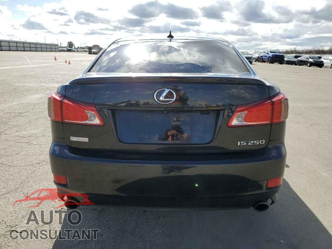 LEXUS IS 2011 - JTHBF5C23B5156538