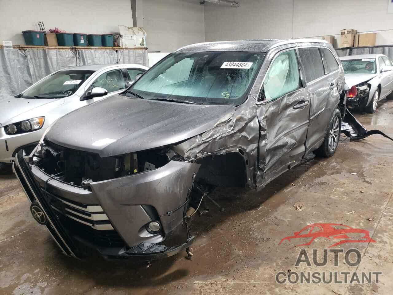 TOYOTA HIGHLANDER 2018 - 5TDJZRFH5JS544262