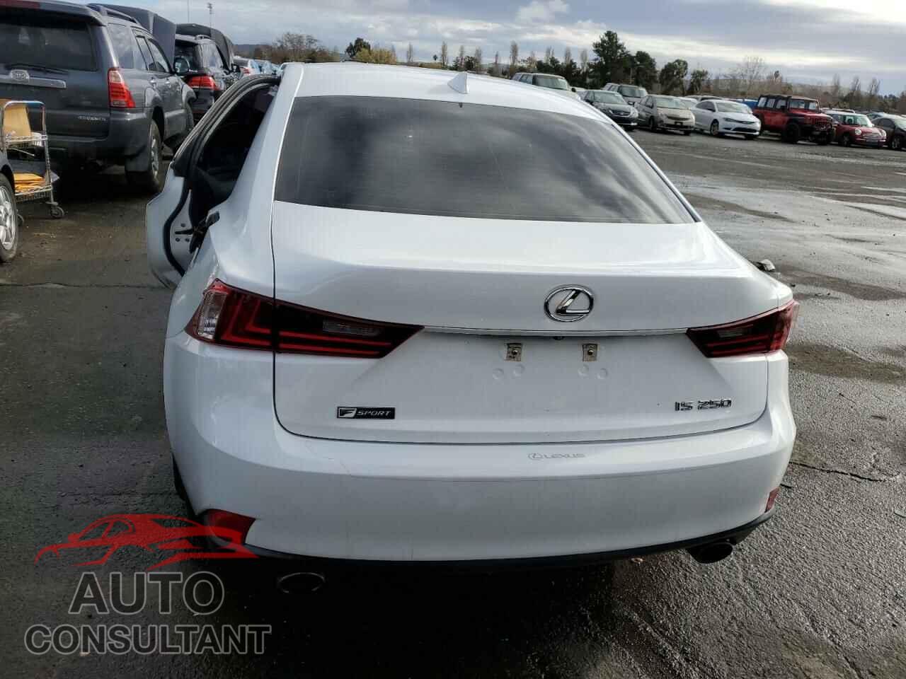 LEXUS IS 2015 - JTHBF1D24F5072841