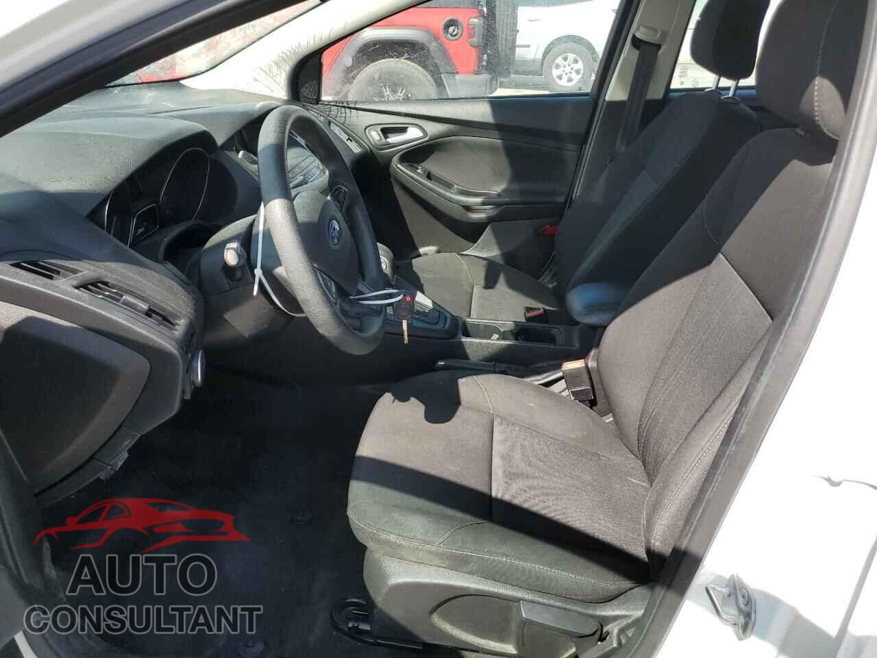 FORD FOCUS 2018 - 1FADP3FE8JL230182