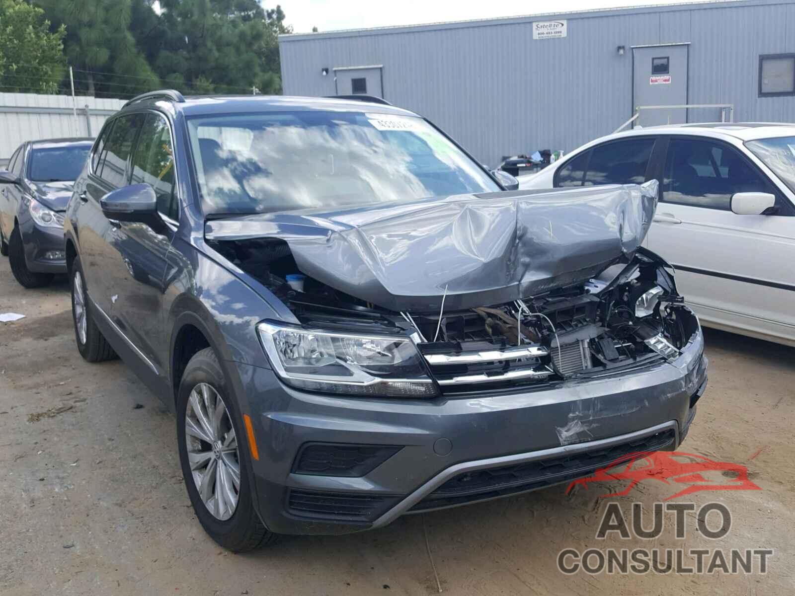VOLKSWAGEN TIGUAN SE 2018 - 3VV3B7AX5JM126723