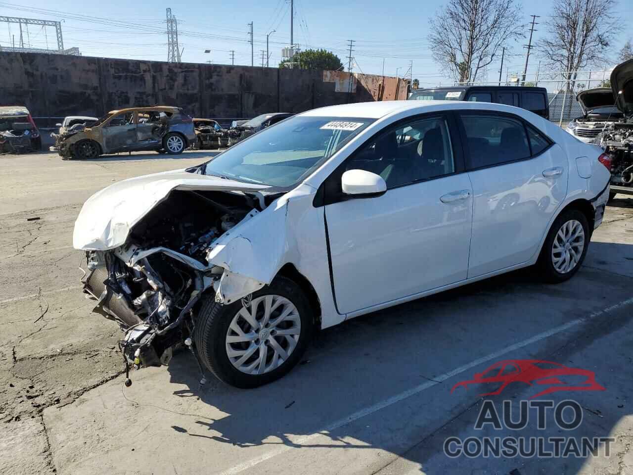 TOYOTA COROLLA 2018 - 5YFBURHE8JP792875