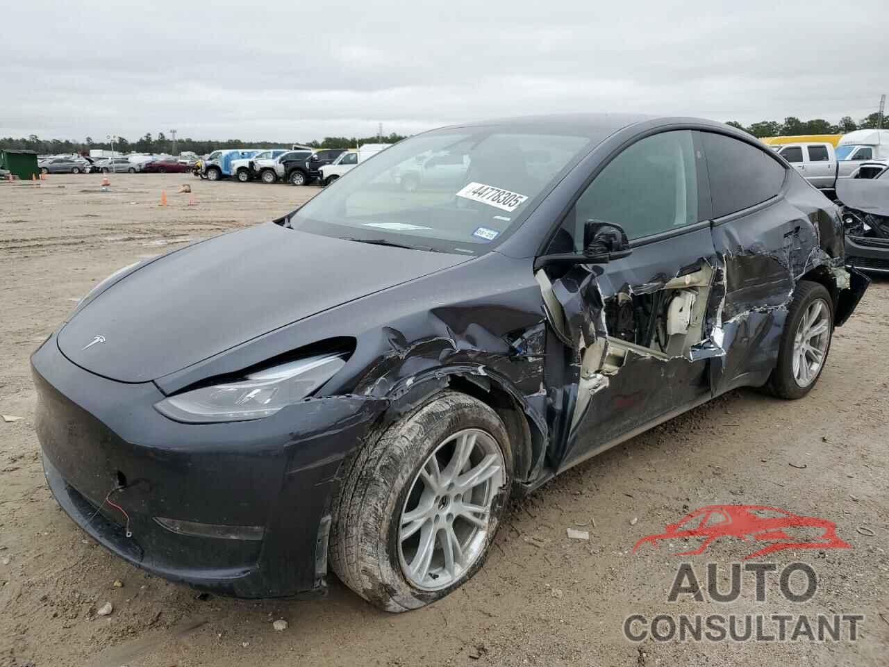 TESLA MODEL Y 2024 - 7SAYGDEE6RA271654