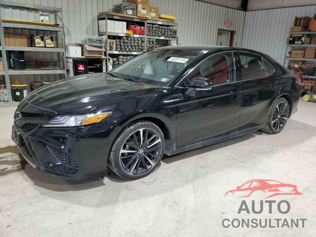 TOYOTA CAMRY 2018 - 4T1B61HKXJU009832