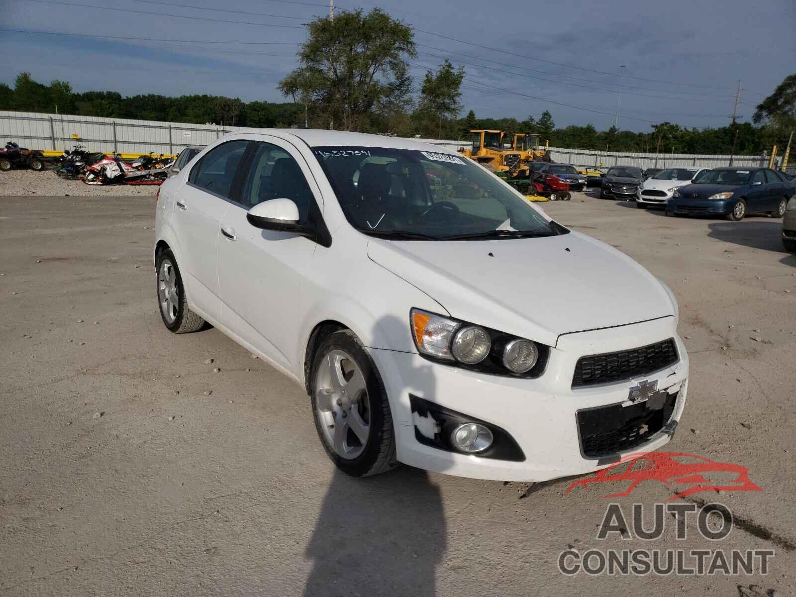 CHEVROLET SONIC 2016 - 1G1JE5SB6G4136050