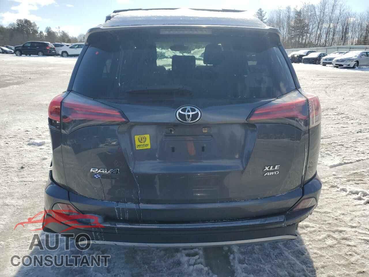 TOYOTA RAV4 2018 - JTMRFREV1JD228551
