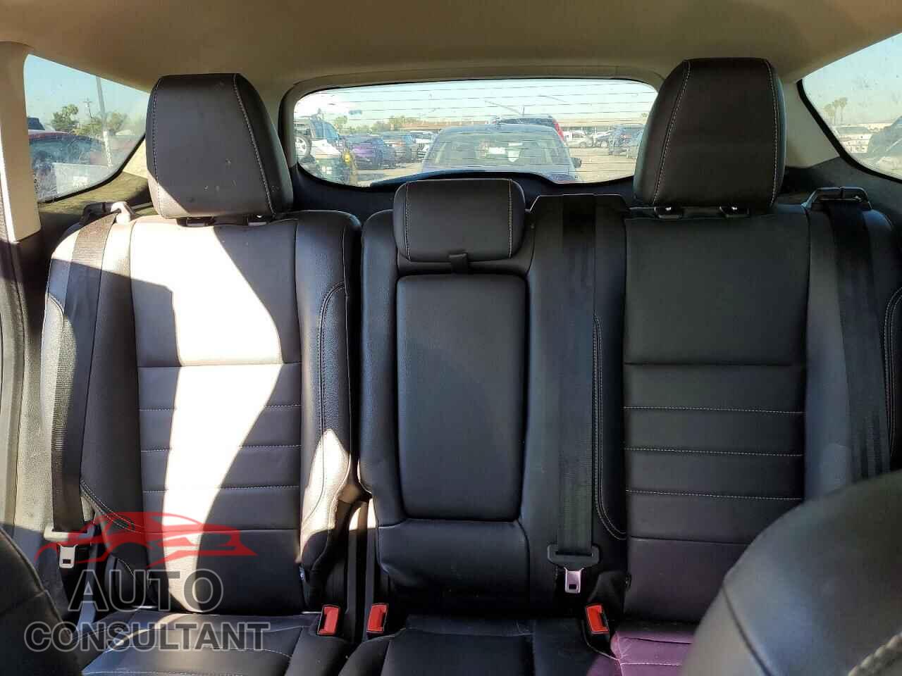 FORD ESCAPE 2016 - 1FMCU9G90GUB72845