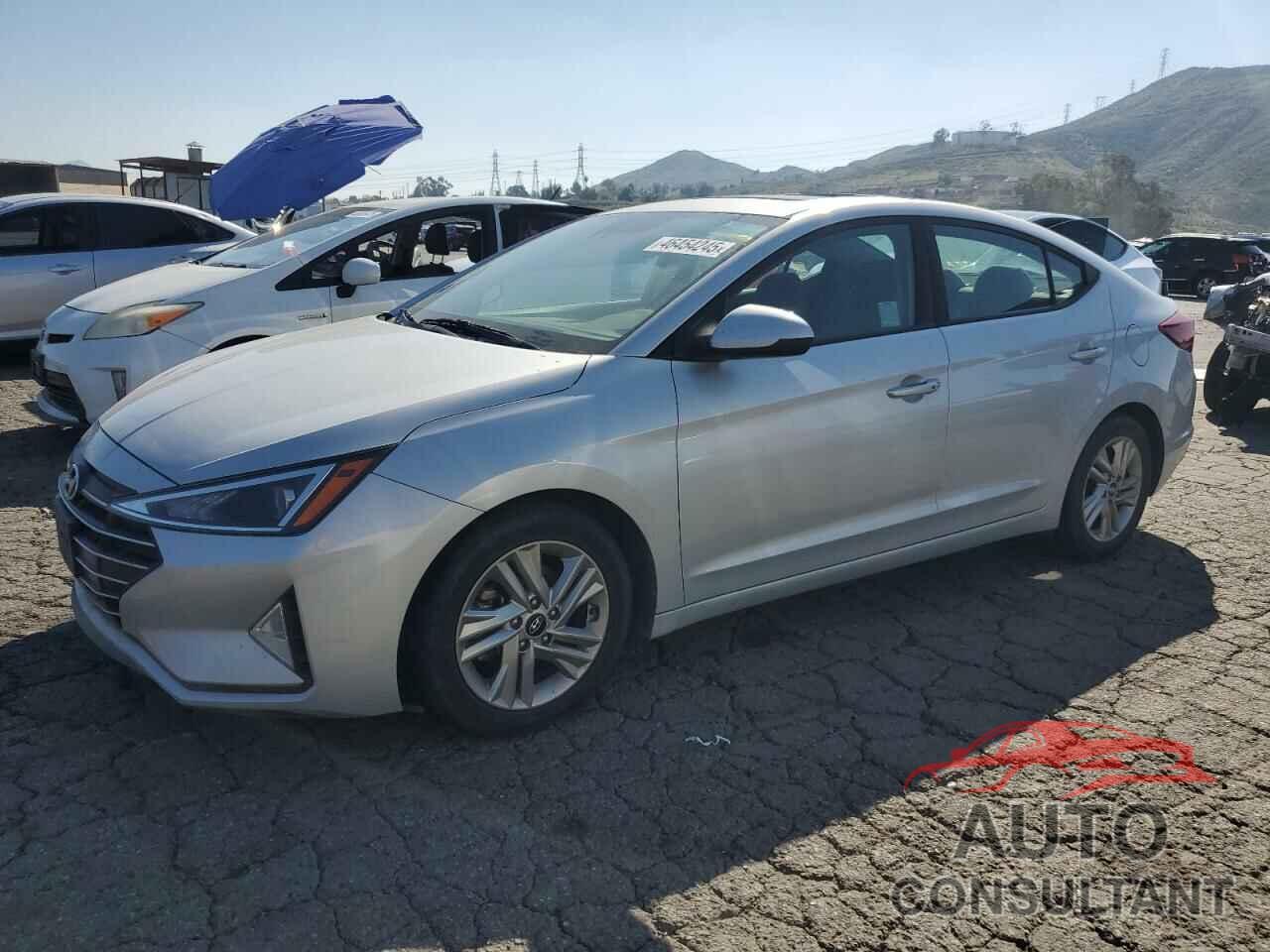 HYUNDAI ELANTRA 2019 - 5NPD84LF4KH497612