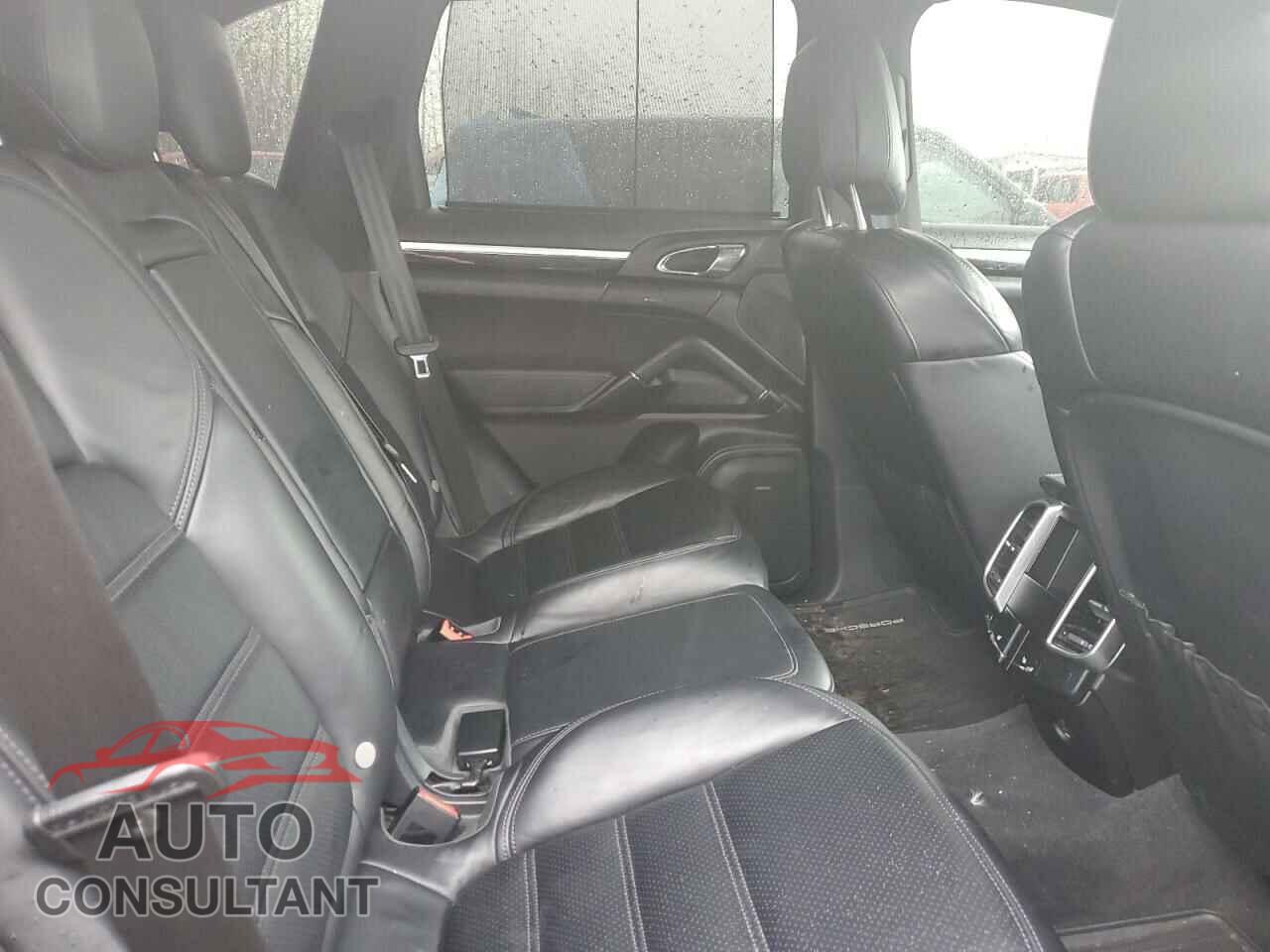 PORSCHE CAYENNE 2017 - WP1AA2A24HKA85212