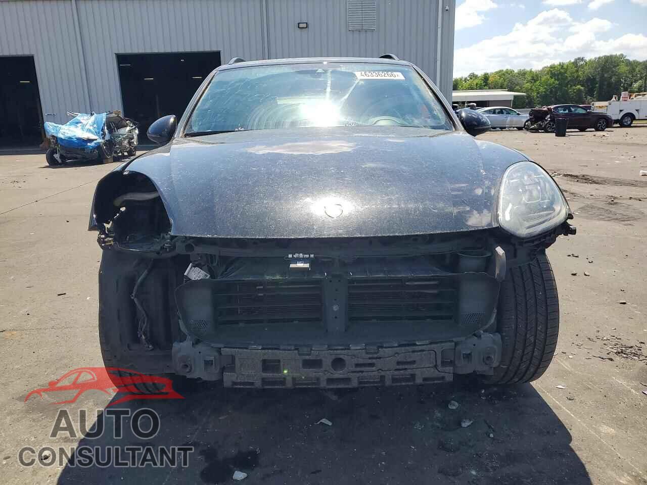 PORSCHE CAYENNE 2017 - WP1AA2A29HKA83875