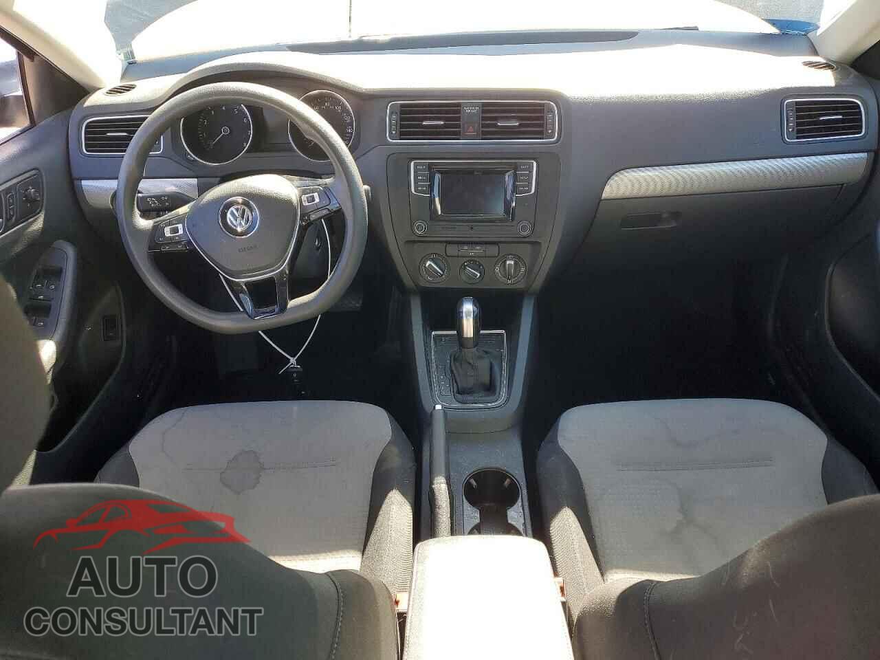 VOLKSWAGEN JETTA 2017 - 3VW2B7AJ2HM354613